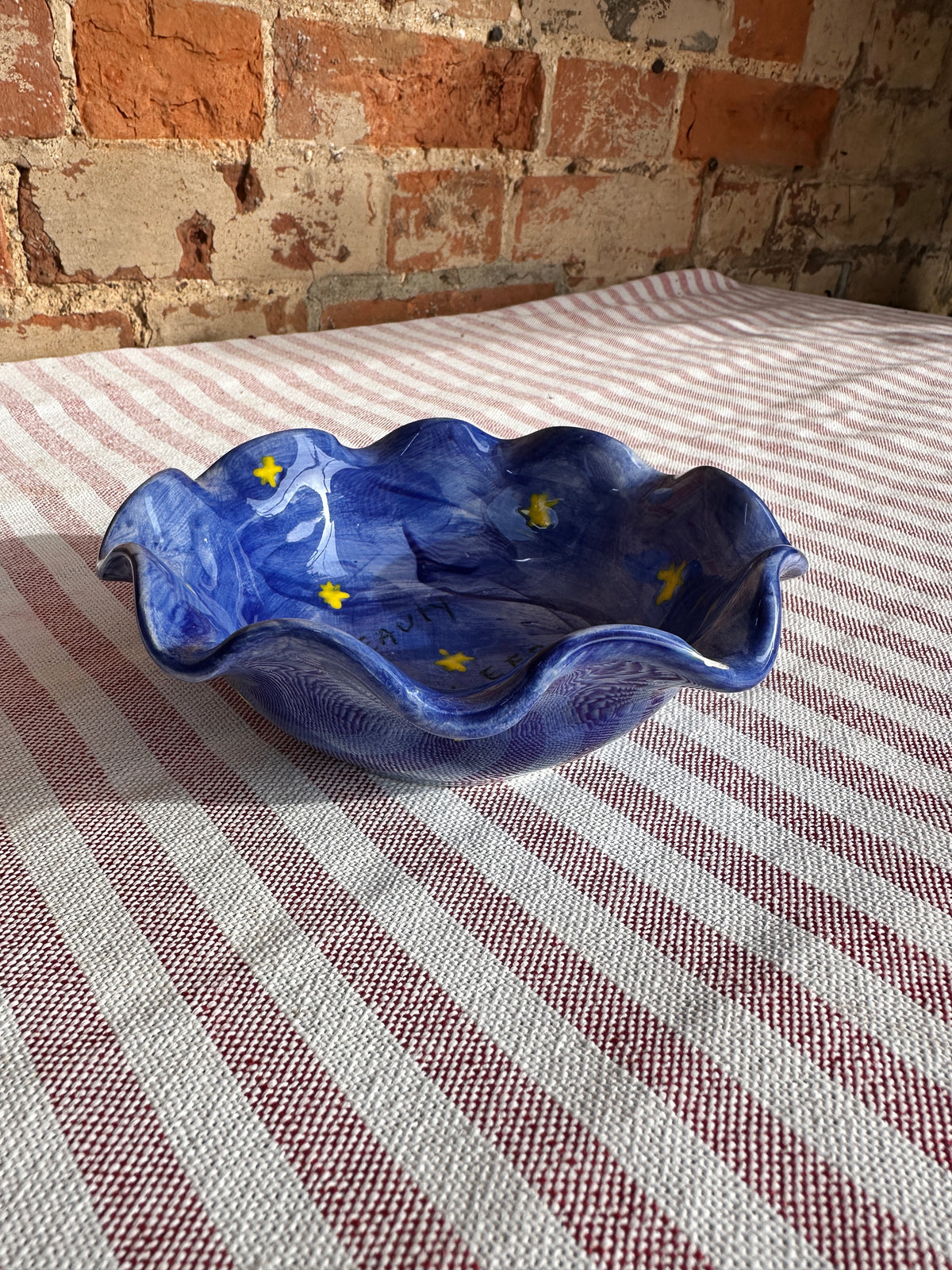 Beauty sleep ruffle bowl